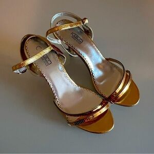 KUCCI | Gold vintage designer simple ankle strap shoe heel